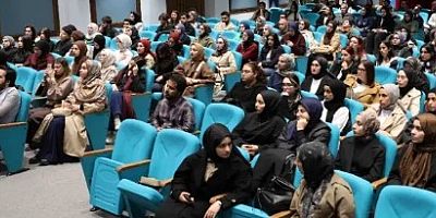 Lider Akademisi’nde yazar  Barkçin’in konferansı