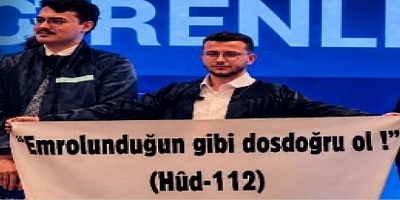 Malo'dan “Emrolunduğun gibi dosdoğru ol! pankartı