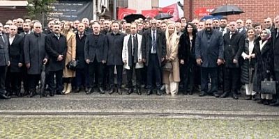 MHP Bayramlaşmasında Ülkücülerin Bozkurt selamı