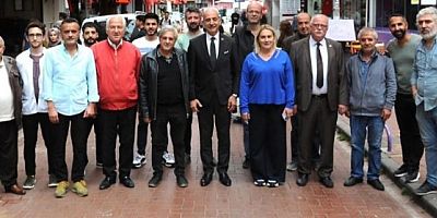 Naci Girginsoy Esnafları sokağı bayrakla donattı