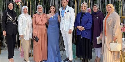 Şevval-Doğukan'ın nişanı AK Kadınları buluşturdu. 