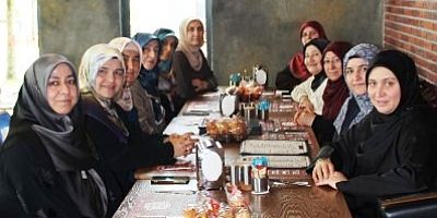TDV Başiskeleli kadınlar Müftü eşlerini ağırladı