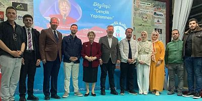Trabzonlu Gençler Prof Sezer Şener Komsuoğlunu dinledi