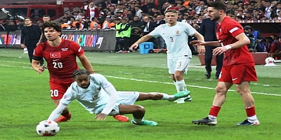 Türkiye UEFA Uluslar Ligine Kocaeli'de Fransaya'ya 1-0 yenilerek başladı