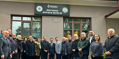 Vali Aktaş'a Kafkas evinde Çerkes Kaması hediyesi