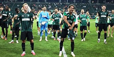 Yeşil-siyahlılar adım adım zirveye yürüyor
