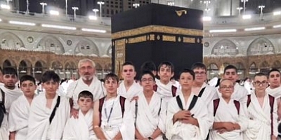 Yuvacıklı Genç Hafızlar Kabede hatim indirdi