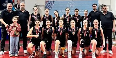 Zirve Basketbol U16 Kadın Takımı şampiyon oldu