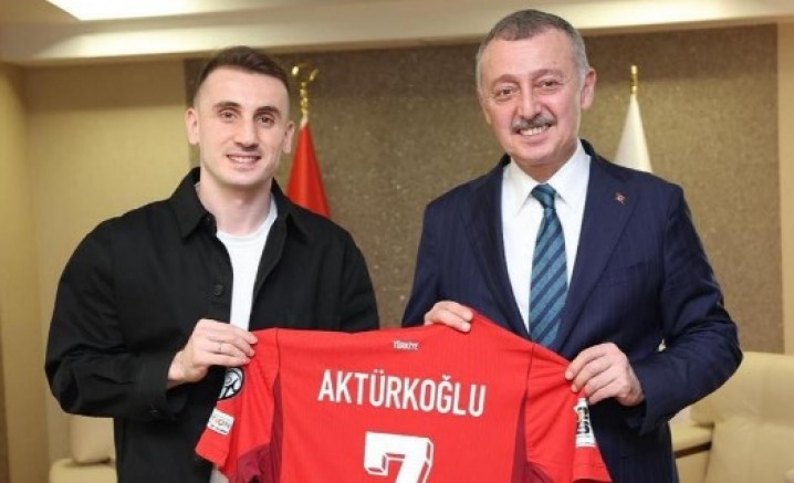 Tahir Başkana Milli Forma Kerem Aktürkoğlu'dan