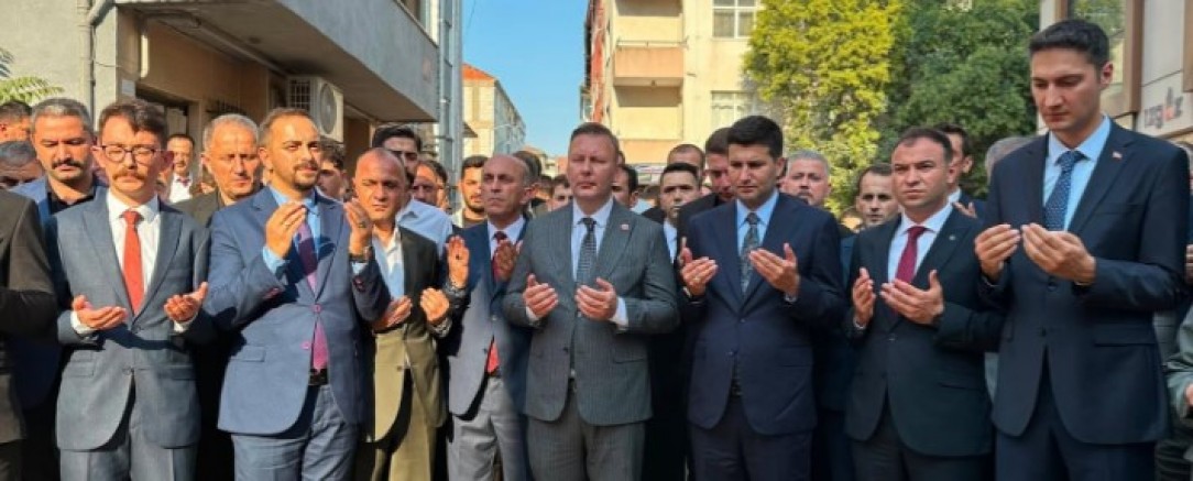 Ülkü Ocaklarının Derince Binası dualarla açıldı