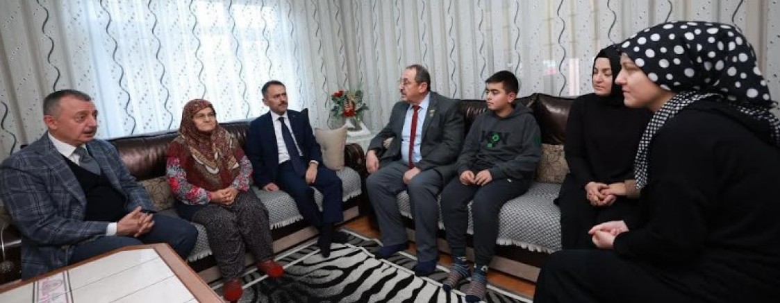 Vali Aktaş, Büyükakın'la şehit ailelerine gitti