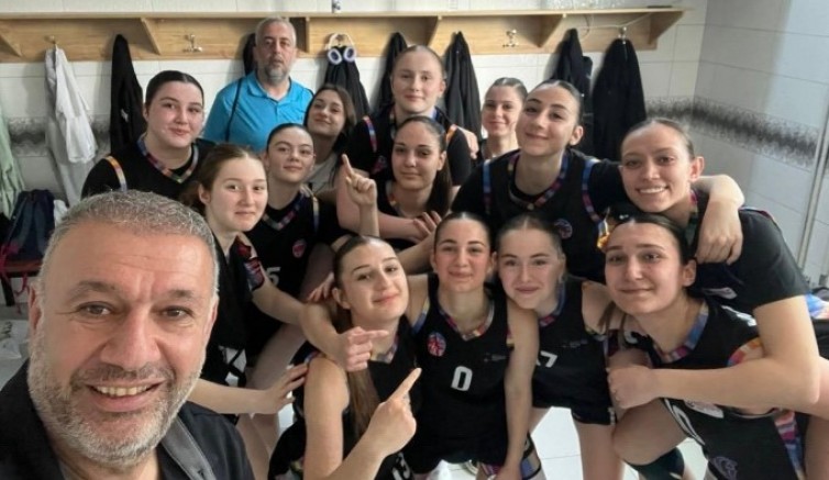 Zirve Spor U-18 Baskette Türkiye finallerinde